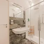 Casa Falco - 15 Min Dalla Stazione E Dal Centro *