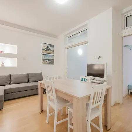 Casa Falco - 15 Min Dalla Stazione E Dal Centro Daire *