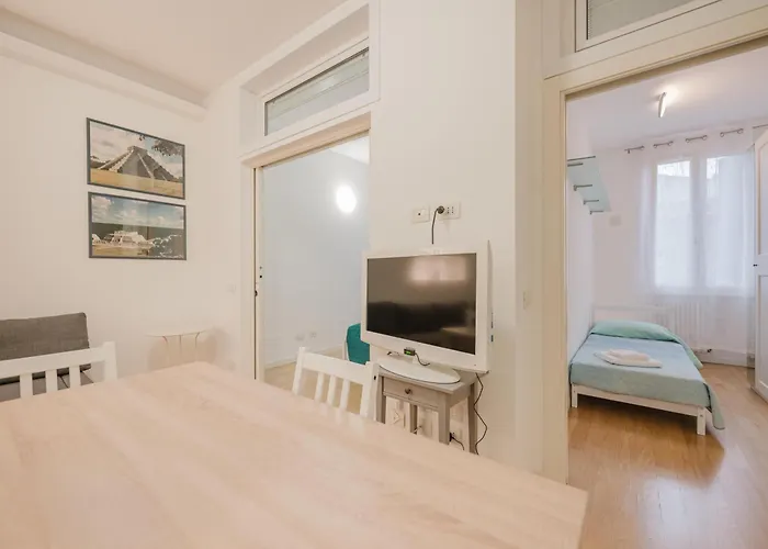 Casa Falco - 15 Min Dalla Stazione E Dal Centro